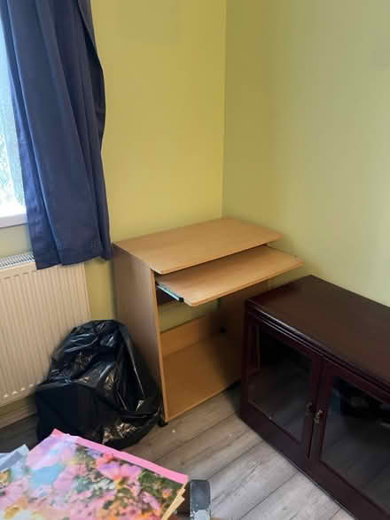 Photo of free Pc desk (Walthamstow E17 6BD) #1
