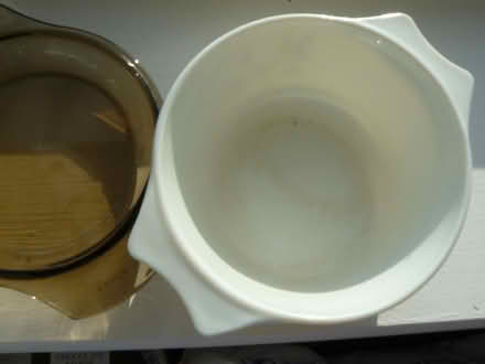 Photo of free Small Pyrex round lidded dish Cream base Brown lid (Kempsey WR5) #2