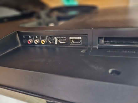 Photo of free 32" Samsung tv (Roslin EH18) #2