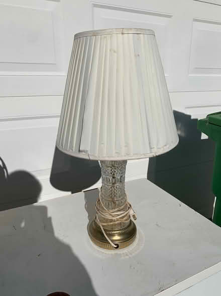 Photo of free 2 desk lamps (1 needs repair) (West Union City) #1