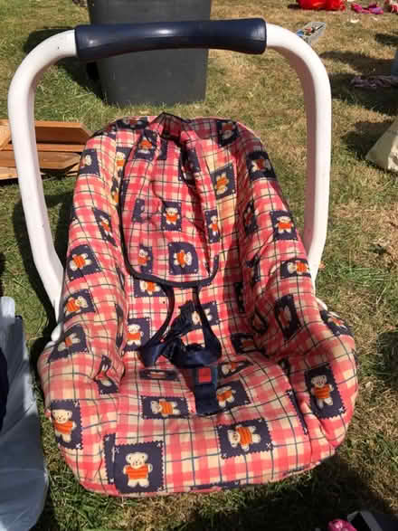 Photo of free Children car seats and boosters (SE6) #2
