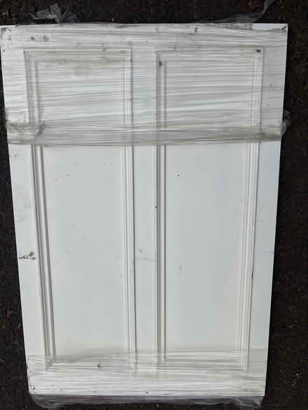 Photo of free 60x87.5 cm cupboard door (Longton Preston PR4) #1