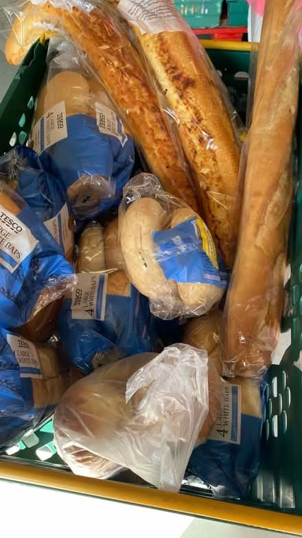 Photo of free spring onions, cabbage and breads (Barbourne WR3) #2