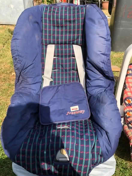 Photo of free Children car seats and boosters (SE6) #1