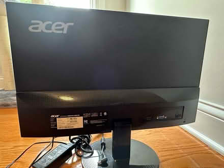 Photo of free 21.5” monitor (Buffalo Grove) #1
