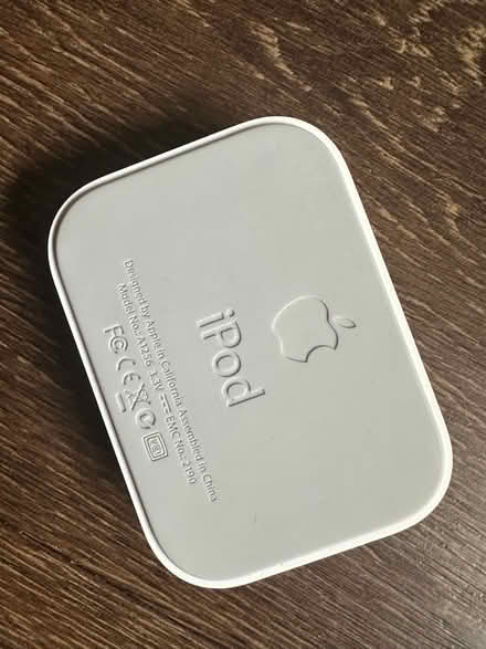Photo of free iPod Classic charger stand (Chigwell IG7) #2