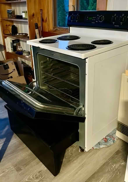 Photo of free Kenmore electric range (Bailey island) #3