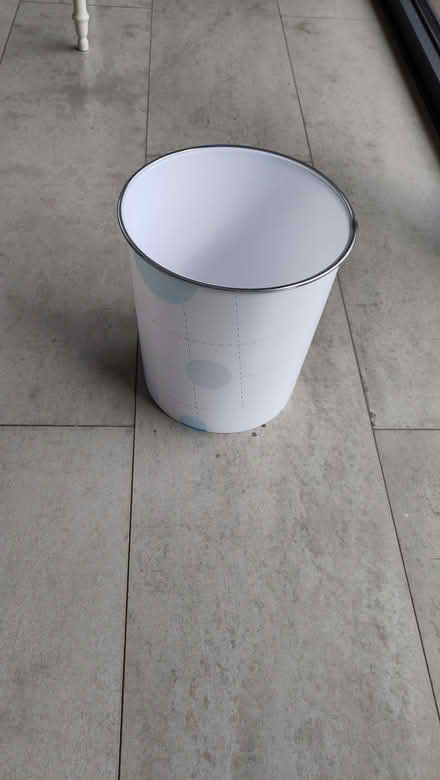Photo of free White plastic rubbish bin (with a faint pattern) (Cubbington CV32) #1