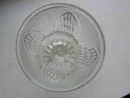 Photo of free 1 pressed glass sundae/fruit dish with stem (Kempsey WR5) #2