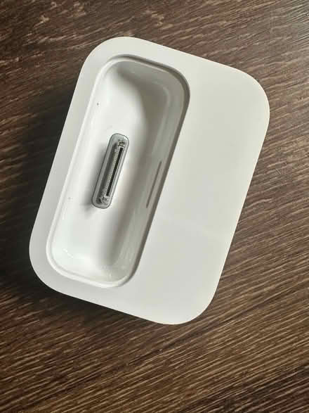 Photo of free iPod Classic charger stand (Chigwell IG7) #1