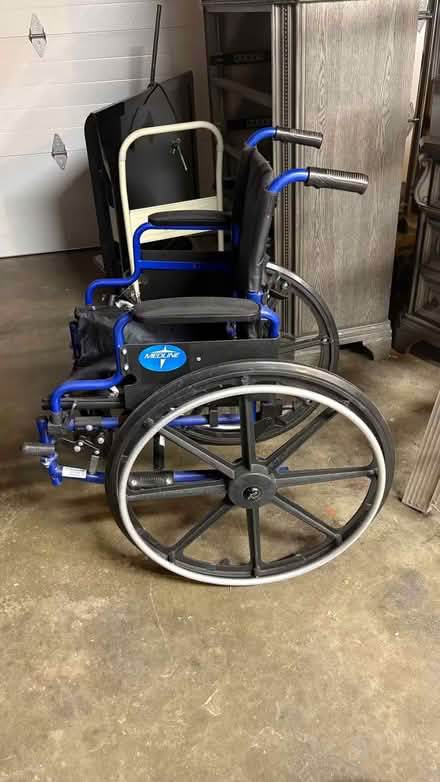 Photo of free llightweight Medline wheelchair (Foothill Boulevard Cupertino) #3