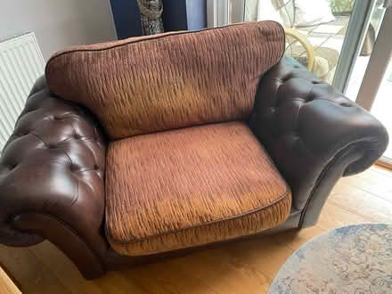 Photo of free Love Seat (PR6) #1