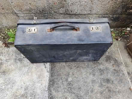 Photo of free For Am dram? Old Suitcase (3) (Perranporth TR6) #1