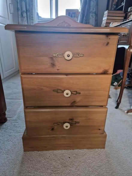 Photo of free Bed side table (Billingshurst) #1