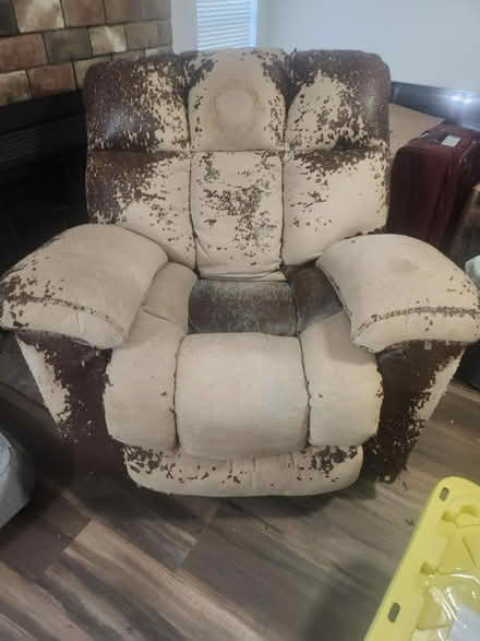 Photo of free Worn comfy recliner (Greenleaves) #1
