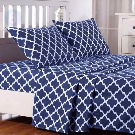 Photo of King size sheets (Fife) #2