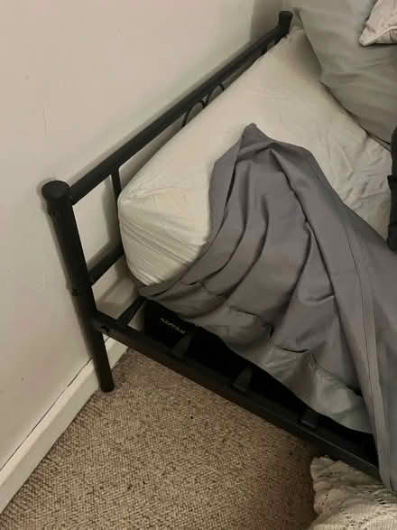 Photo of free Aingoo Single Bed Frame Solid 3ft Metal Beds with Heart Shap (Surbiton KT6) #3