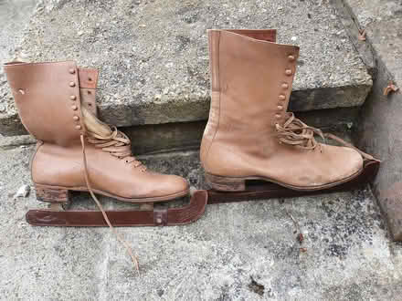 Photo of free For Am Dram?Old Ice Skates Size 6? (Perranporth TR6) #1
