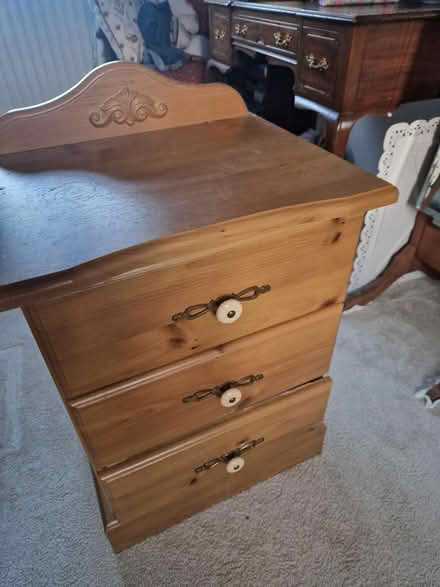 Photo of free Bed side table (Billingshurst) #2