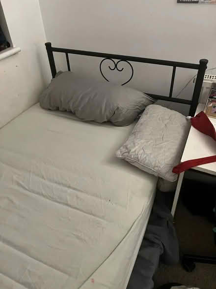 Photo of free Aingoo Single Bed Frame Solid 3ft Metal Beds with Heart Shap (Surbiton KT6) #1