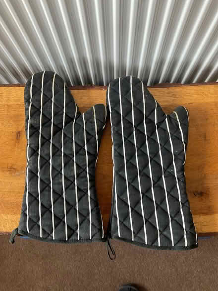 Photo of free Oven Gloves (Southend SS1) #2