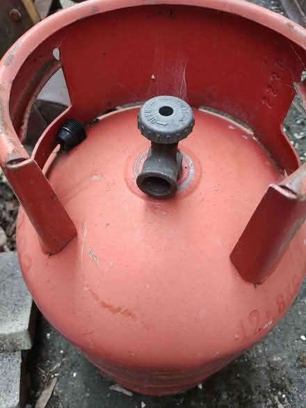 Photo of free 2 off gas cylinder (BT17) #2