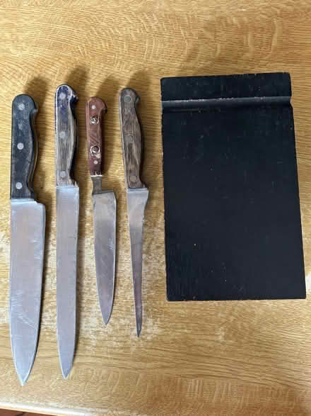 Photo of free Kitchen knives and block (Gedling NG4) #1