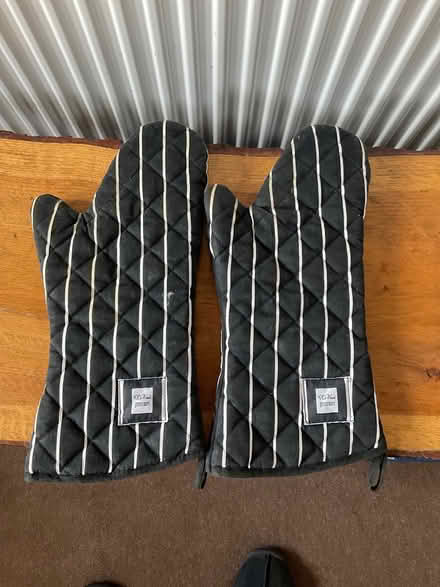 Photo of free Oven Gloves (Southend SS1) #1