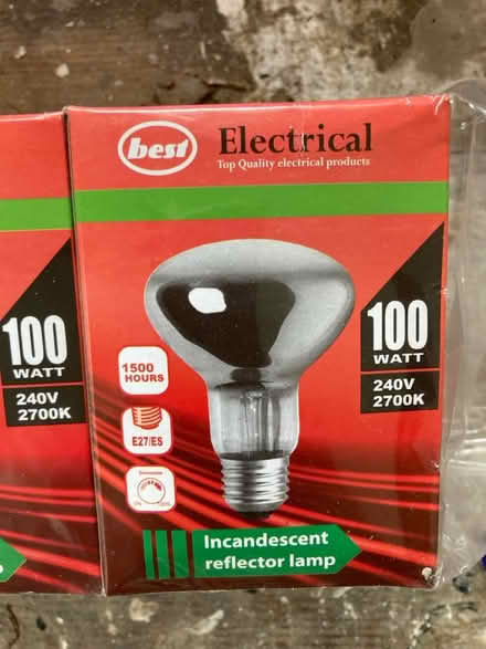 Photo of free E27 bulbs 100watts x4 (OX44 Little Milton) #1