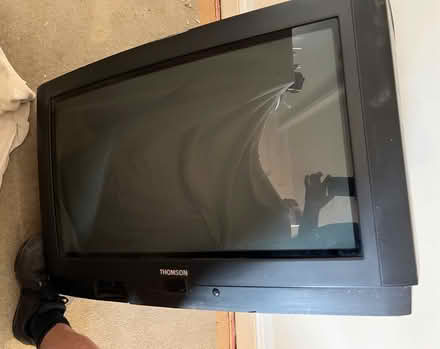 Photo of free Tv (Greenhill DY10) #1