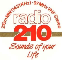 Photo of Radio 210 items / (1976 - 90's) (South Reading RG2) #3