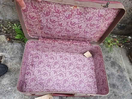 Photo of free For Am Dram? Old Suitcase (4) (Perranporth TR6) #2