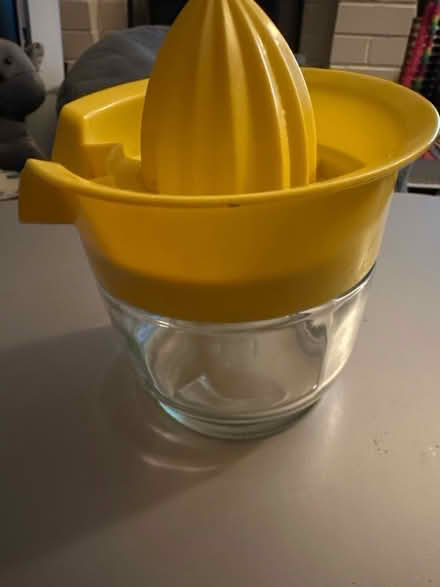 Photo of free Citrus Juicer with glass jug (Ashford TW15) #2