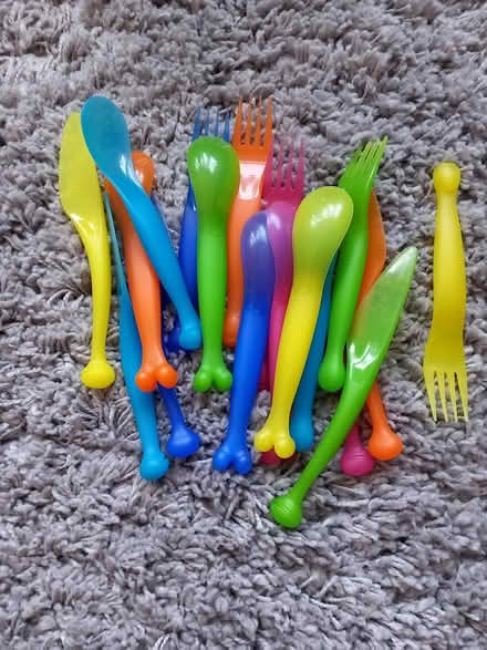 Photo of free plastic cutlery (RG6 near Palmer Park) #1