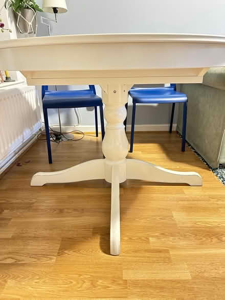 Photo of free Circle table (Godalming GU7) #3