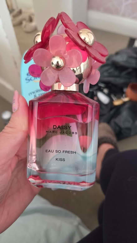 Photo of free Daisy perfume (Holmer Green HP15) #1