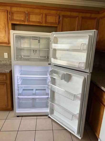 Photo of free Refrigerator (Sunnyside) #1