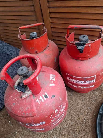 Photo of free 3 empty gas bottles (Crookes S10) #1