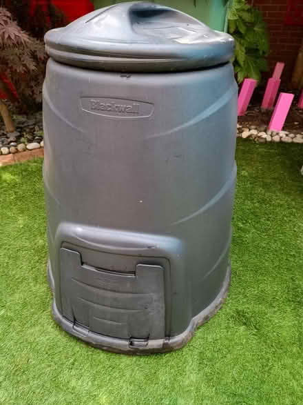 Photo of free Black compost bin with lid (LU7 Leighton Buzzard) #1