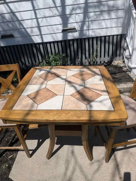 Photo of free CurbAlert: Table, chairs, Flowers (02144) #2