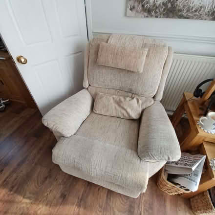 Photo of free Sofa and recliner chair (Erith DA8) #1