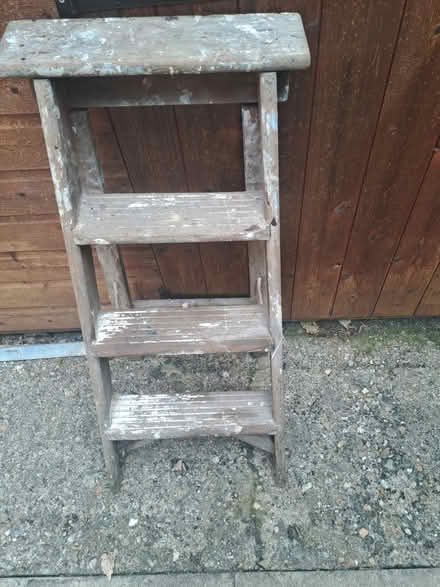 Photo of free Small set of wooden steps (Emsworth PO10) #1