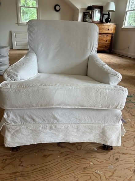 Photo of free Tufted antique chair (Littleton) #4