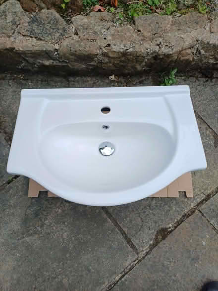 Photo of free Bathroom basin (Jennyfield HG1) #1