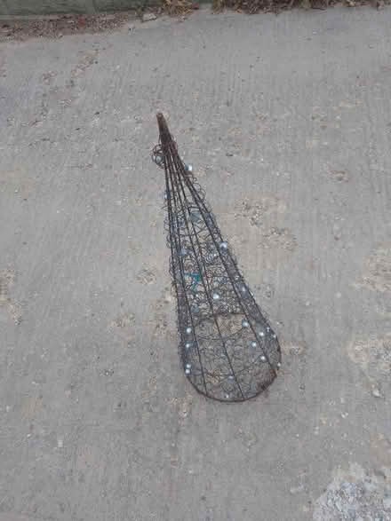 Photo of free One metal garden ornament (Harrogate. HG1.) #1