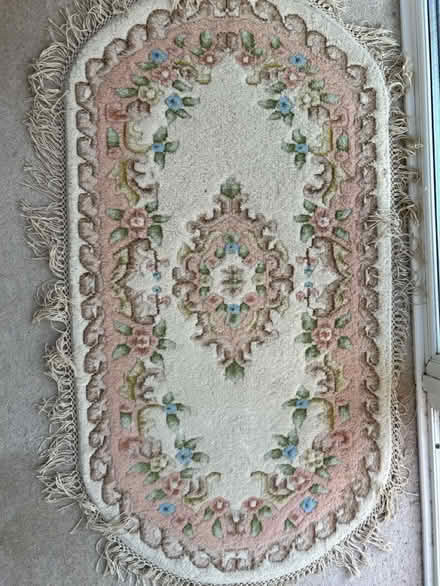 Photo of free Small oval oriental rug (Highcliffe BH23) #1
