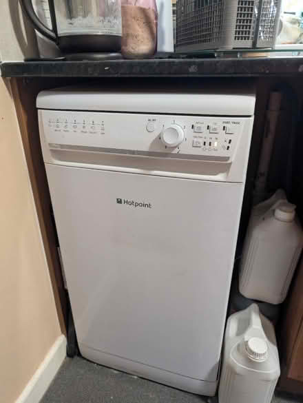 Photo of free Hotpoint slimline dishwasher (Netley Abbey SO31) #1