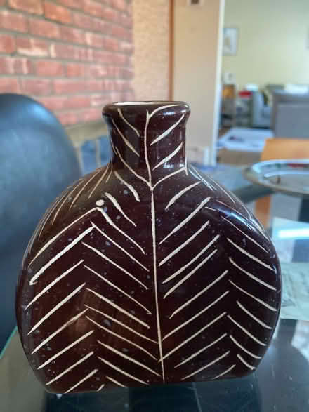 Photo of free Small brown vase (Westbury NY) #1