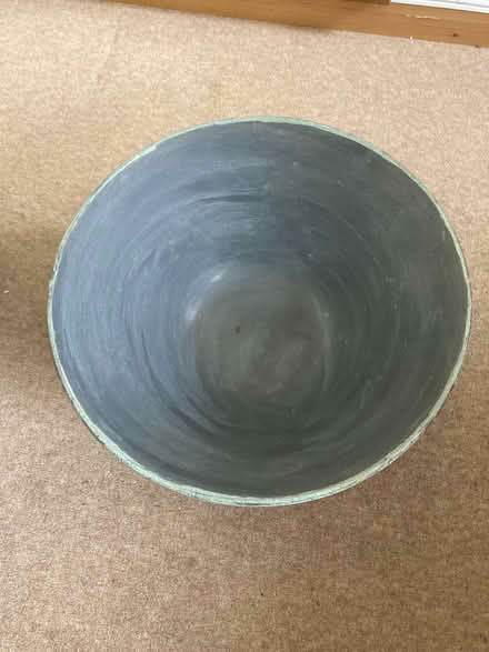 Photo of free Terracotta bowl on metal stand (Winklebury RG23) #3