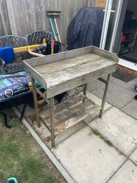 Photo of free Potting table (Welwyn Garden City AL7) #1